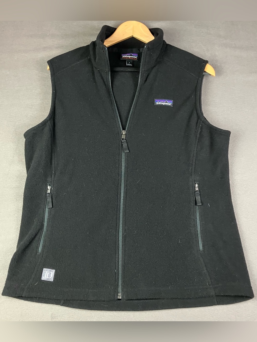 Patagonia Synchilla Women’s Size L Black Fleece Full Zip Vest Logo. In used cond